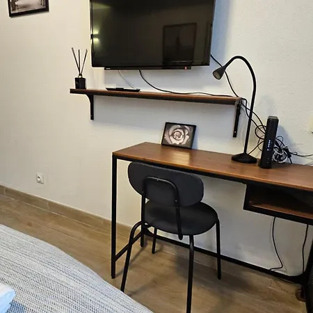 Apartment Arche De La Defense, Arena Spectacle, Wifi, Parking Gratuit *